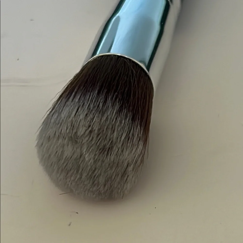 bareMinerals Soft Focus Face Makeup Brush - Black Handle - NEW